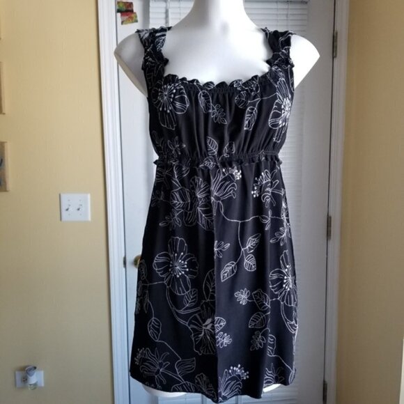 BCBGMaxAzria Tops - BCBG MaxAzria Floral Sleeveless Long top (S)